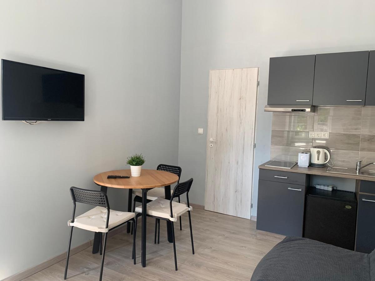Kinizsi Udvar Apartmanhaz Balatonboglár Exterior foto