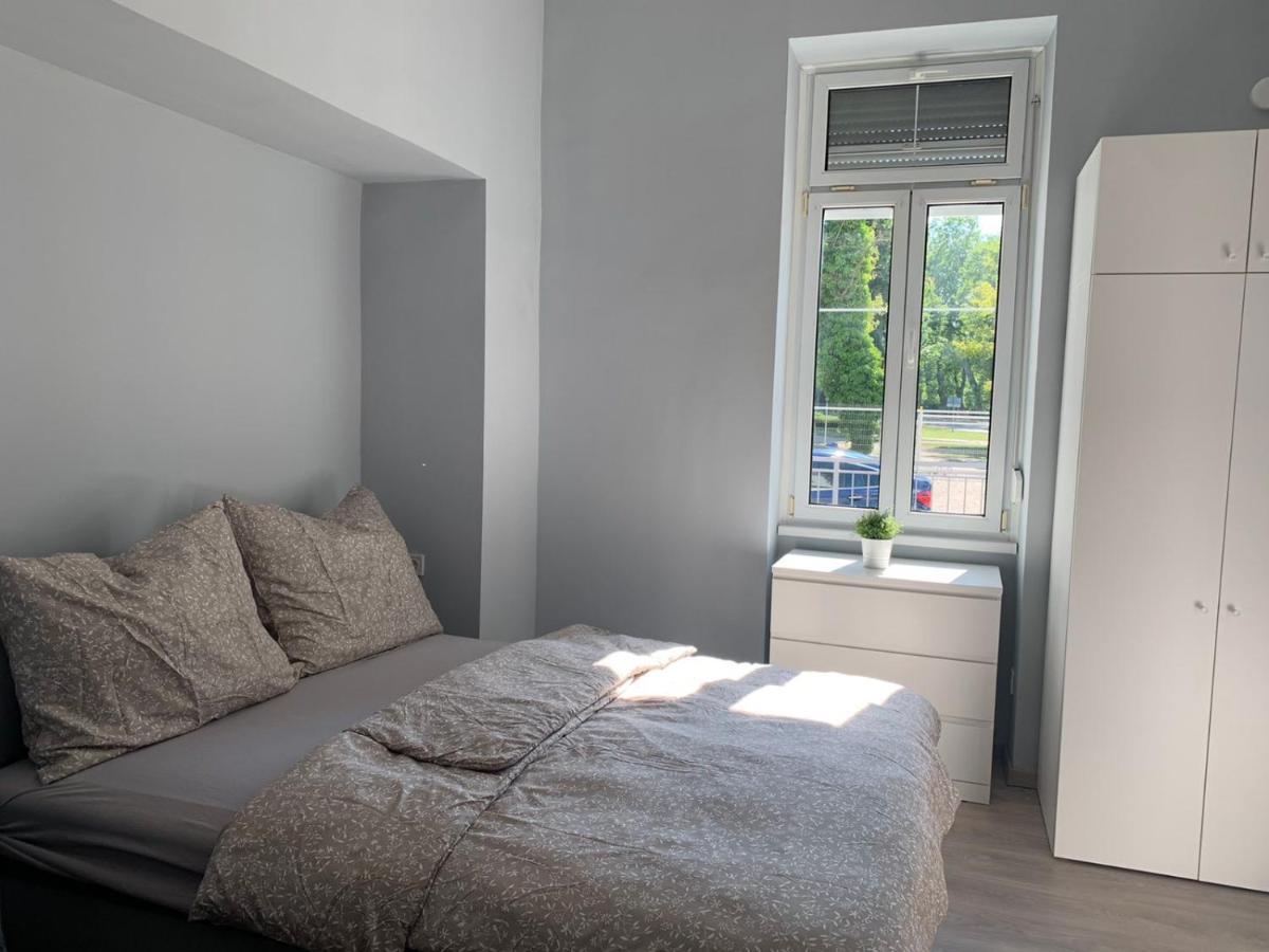 Kinizsi Udvar Apartmanhaz Balatonboglár Exterior foto