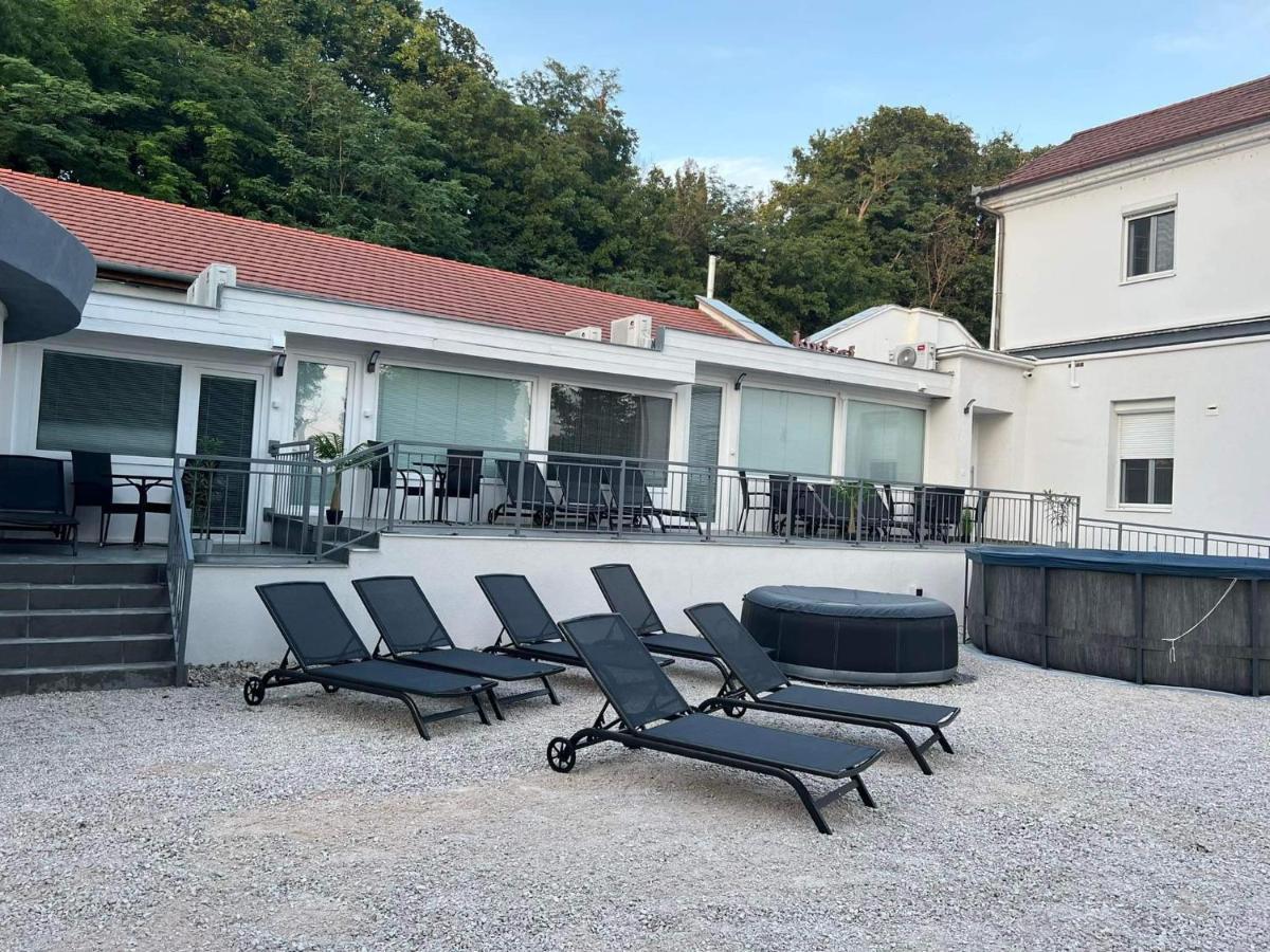 Kinizsi Udvar Apartmanhaz Balatonboglár Exterior foto