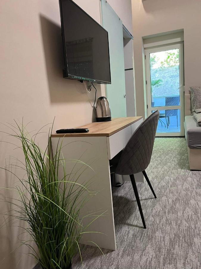 Kinizsi Udvar Apartmanhaz Balatonboglár Exterior foto