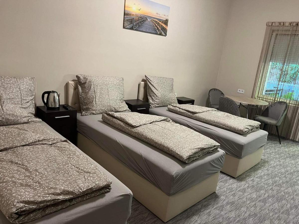 Kinizsi Udvar Apartmanhaz Balatonboglár Exterior foto