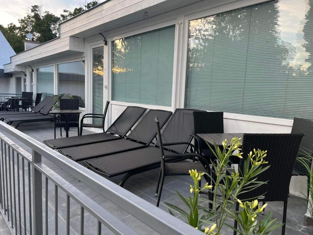 Kinizsi Udvar Apartmanhaz Balatonboglár Exterior foto