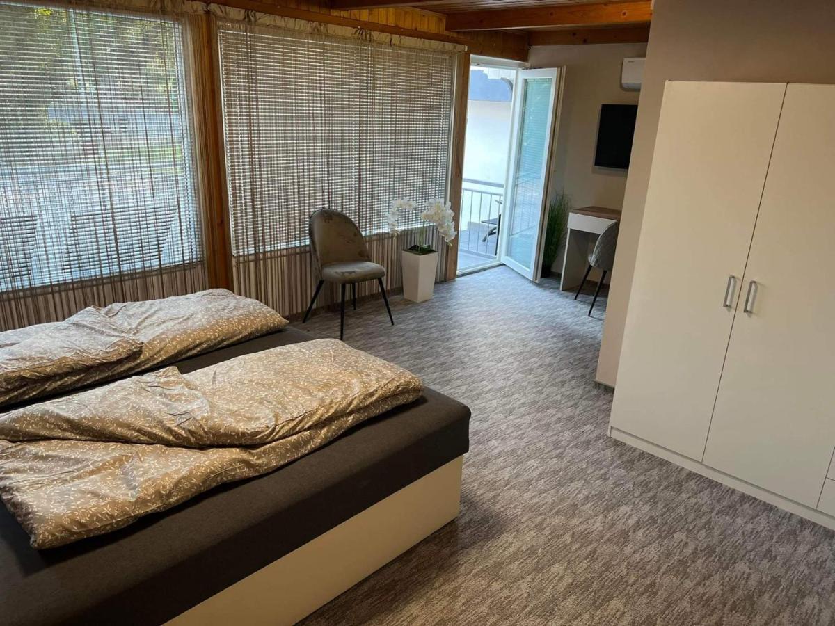 Kinizsi Udvar Apartmanhaz Balatonboglár Exterior foto