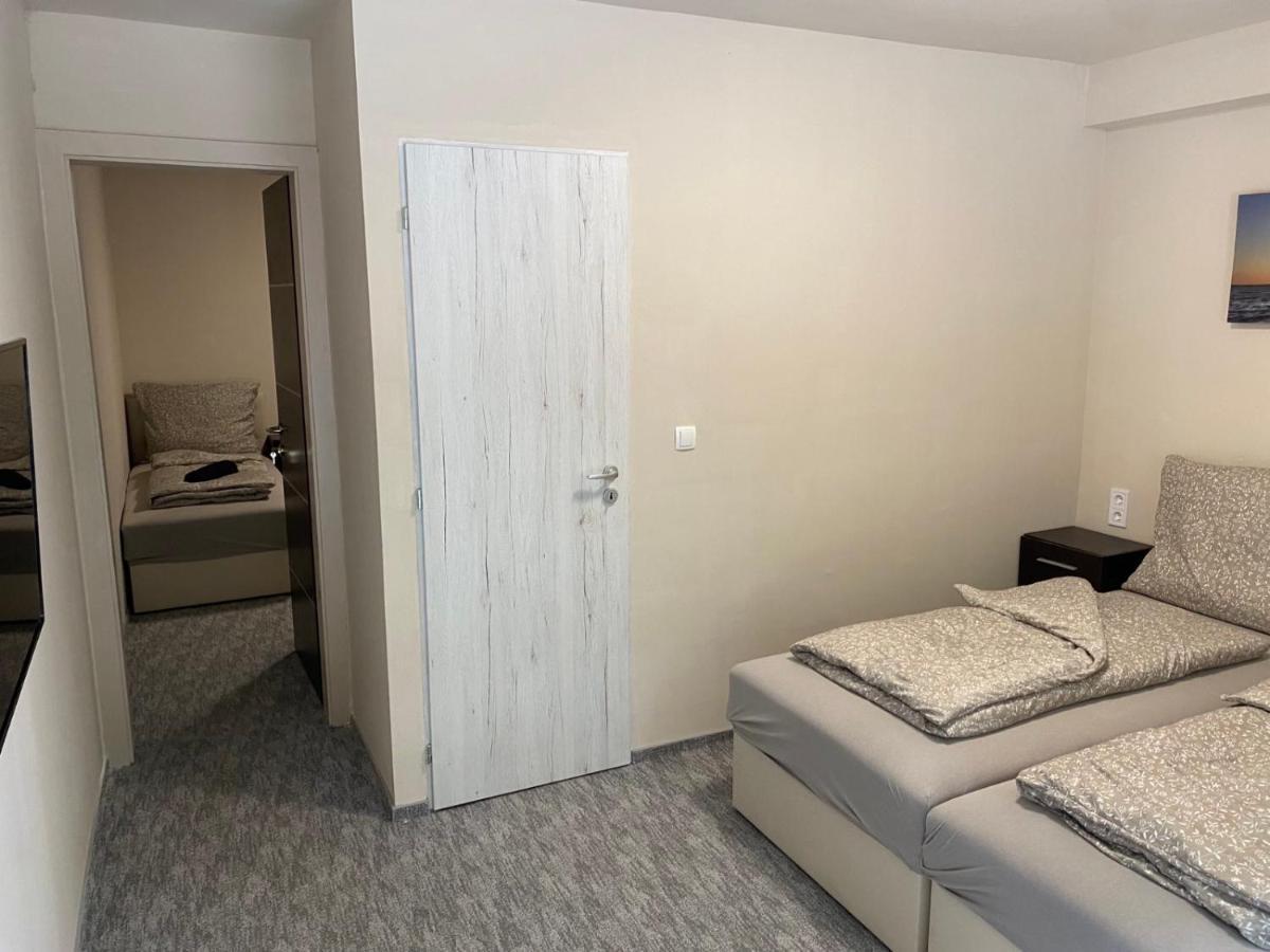 Kinizsi Udvar Apartmanhaz Balatonboglár Exterior foto