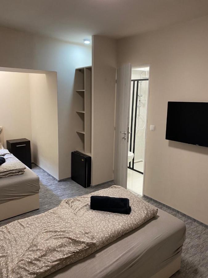 Kinizsi Udvar Apartmanhaz Balatonboglár Exterior foto