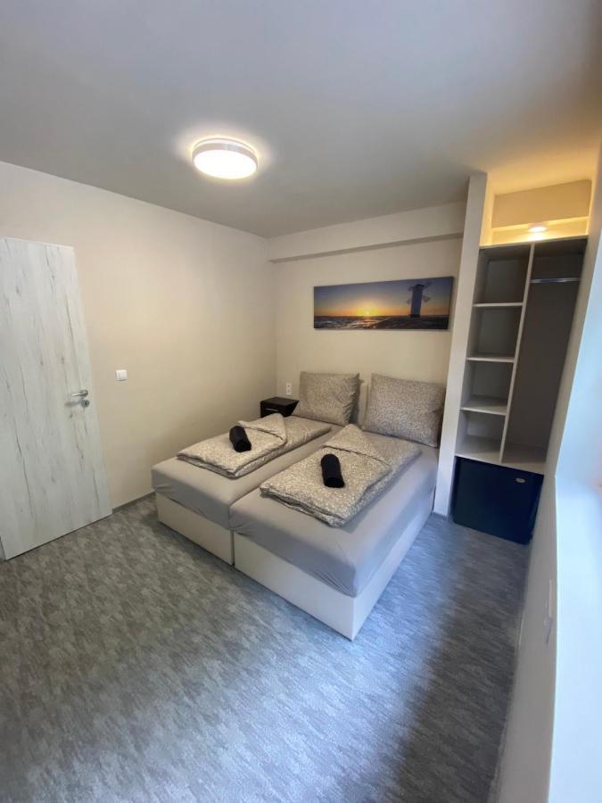 Kinizsi Udvar Apartmanhaz Balatonboglár Exterior foto