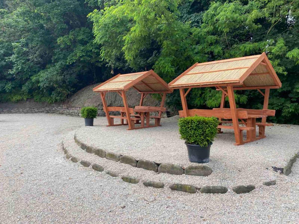 Kinizsi Udvar Apartmanhaz Balatonboglár Exterior foto