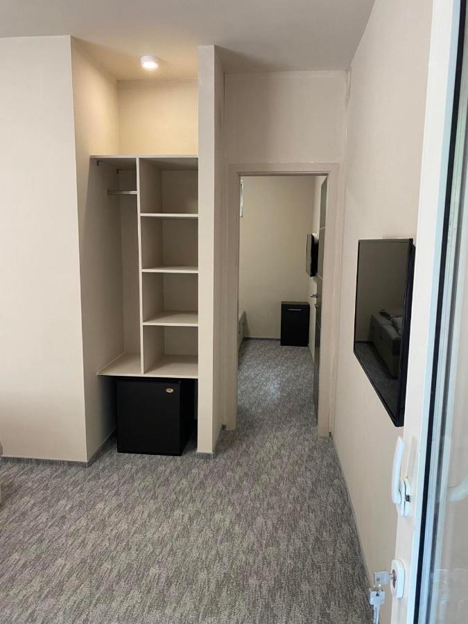 Kinizsi Udvar Apartmanhaz Balatonboglár Exterior foto