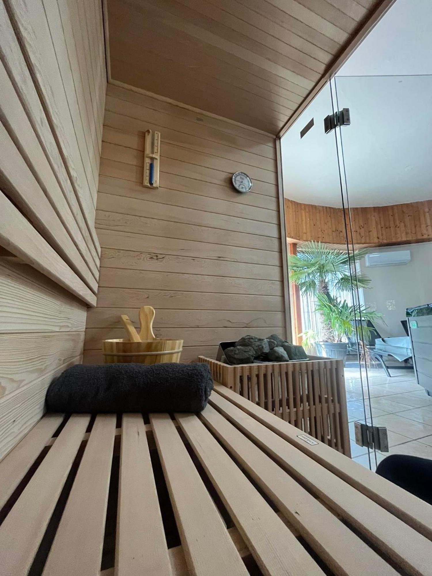 Kinizsi Udvar Apartmanhaz Balatonboglár Exterior foto
