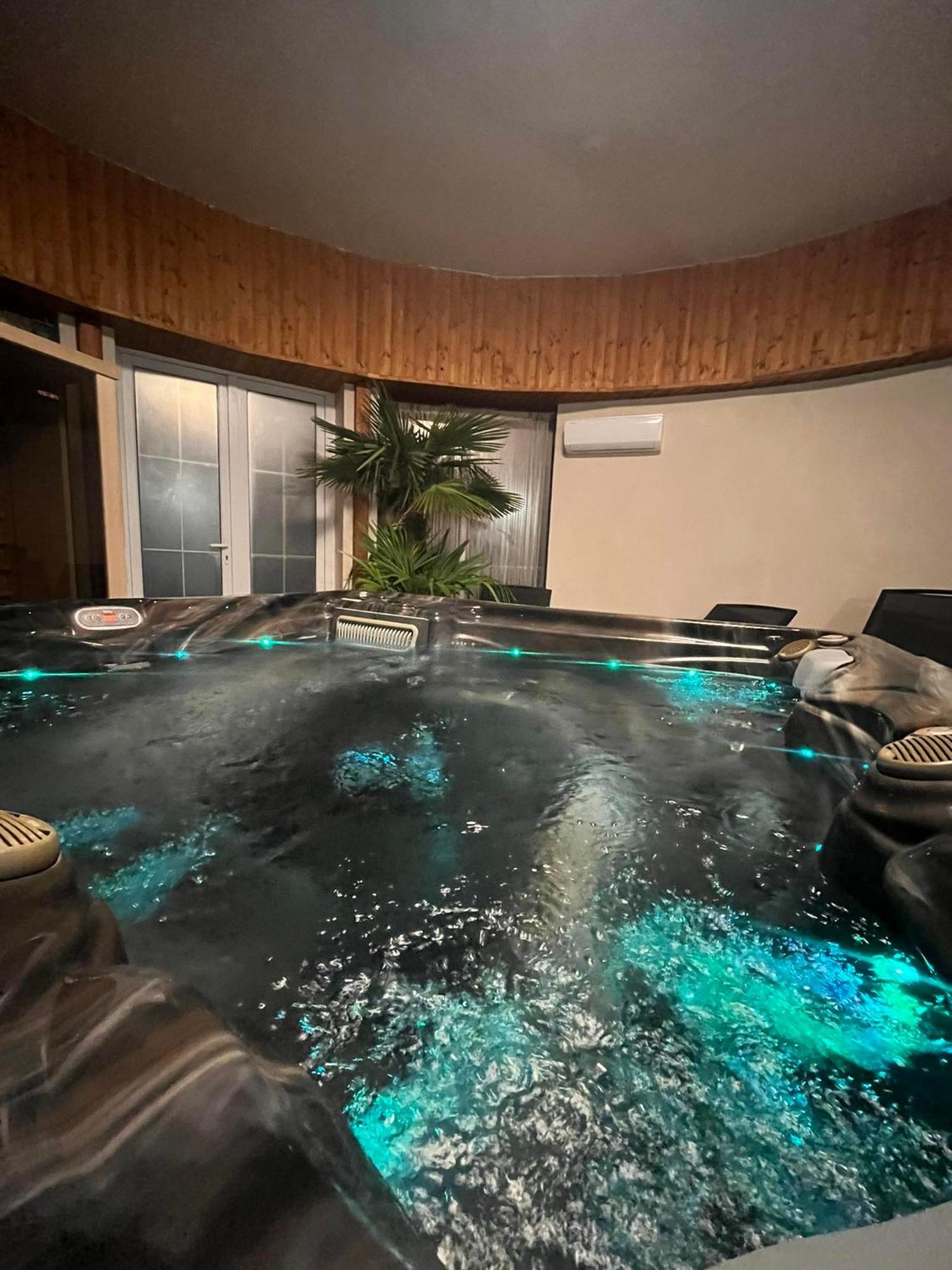 Kinizsi Udvar Apartmanhaz Balatonboglár Exterior foto